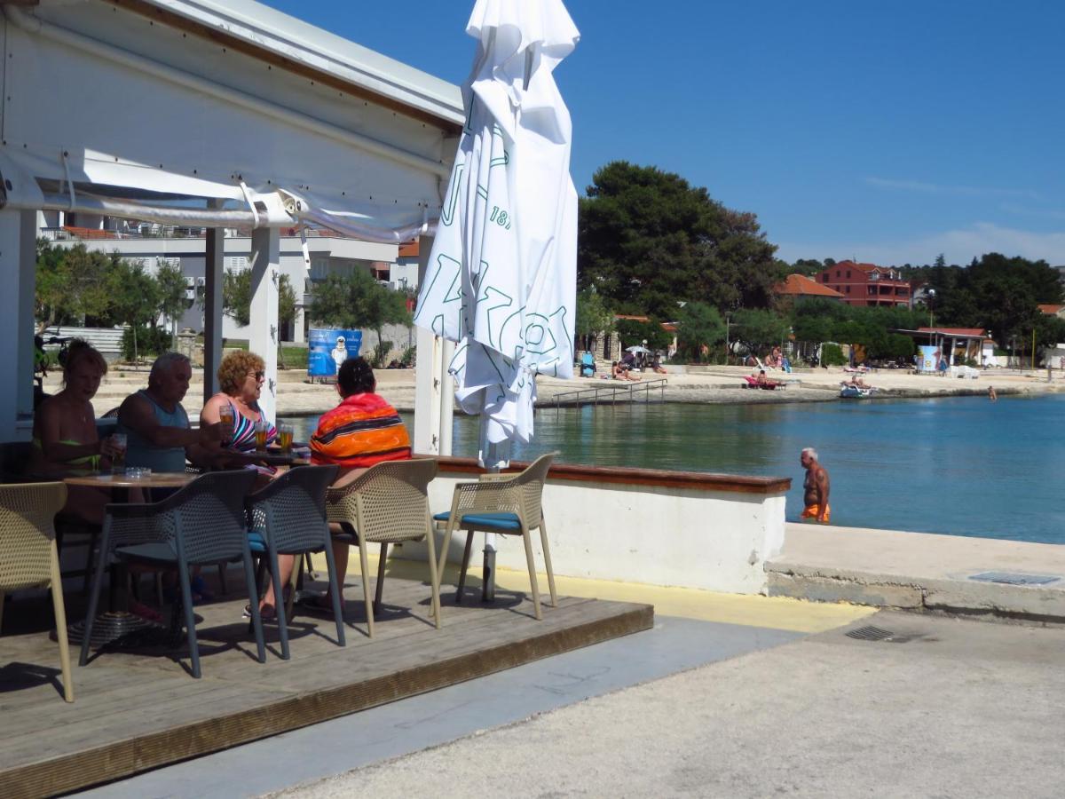 Sweet Sea Apartments Пакоштане Экстерьер фото
